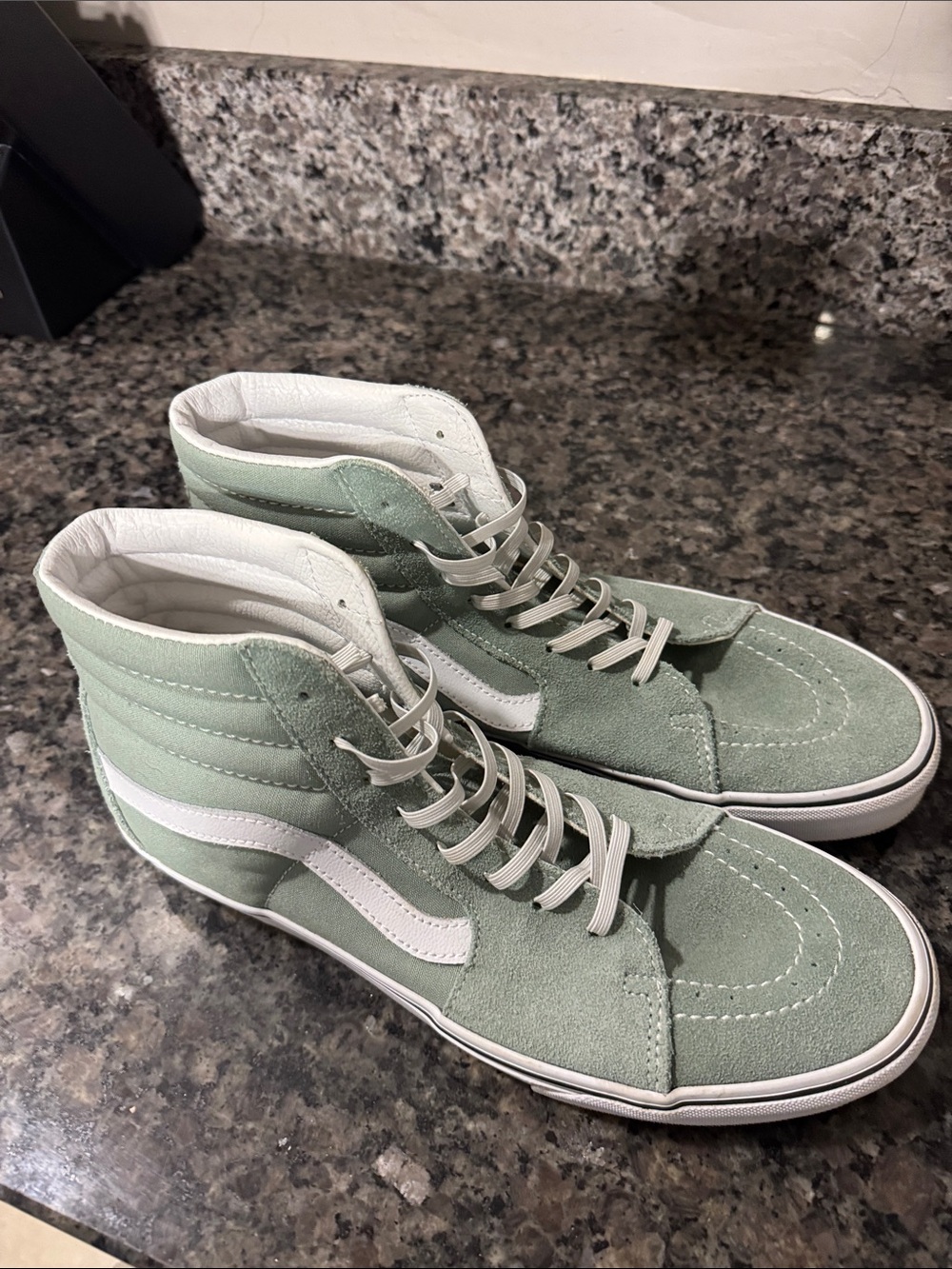 Vans Sk-8 Hi Suede High-Top Sneakers in Green with White Stripe men’s size 11.5